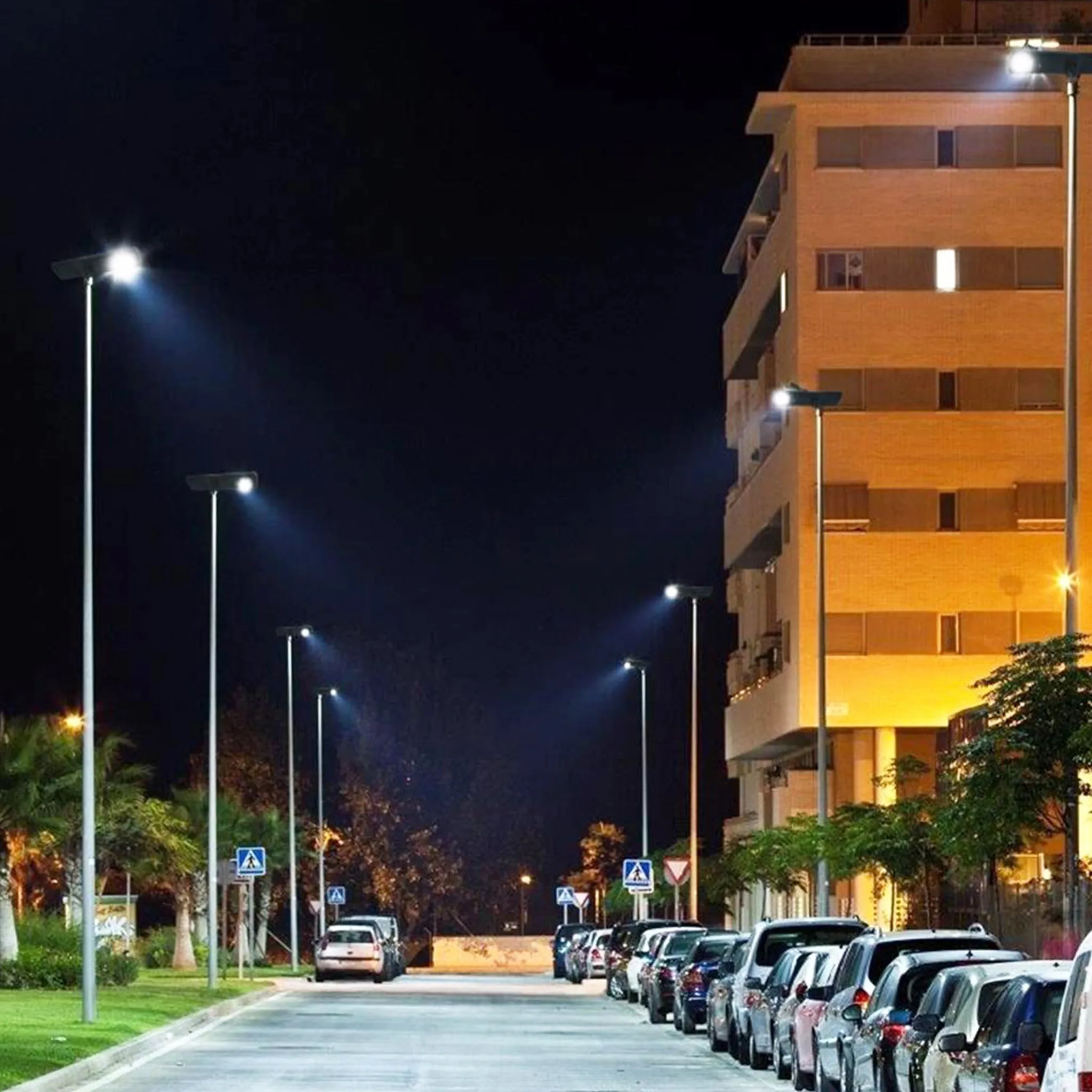 Commercial and Residential Solar LED Street Parking Lot Light, 6,000 Lumen, 3 Year Warranty