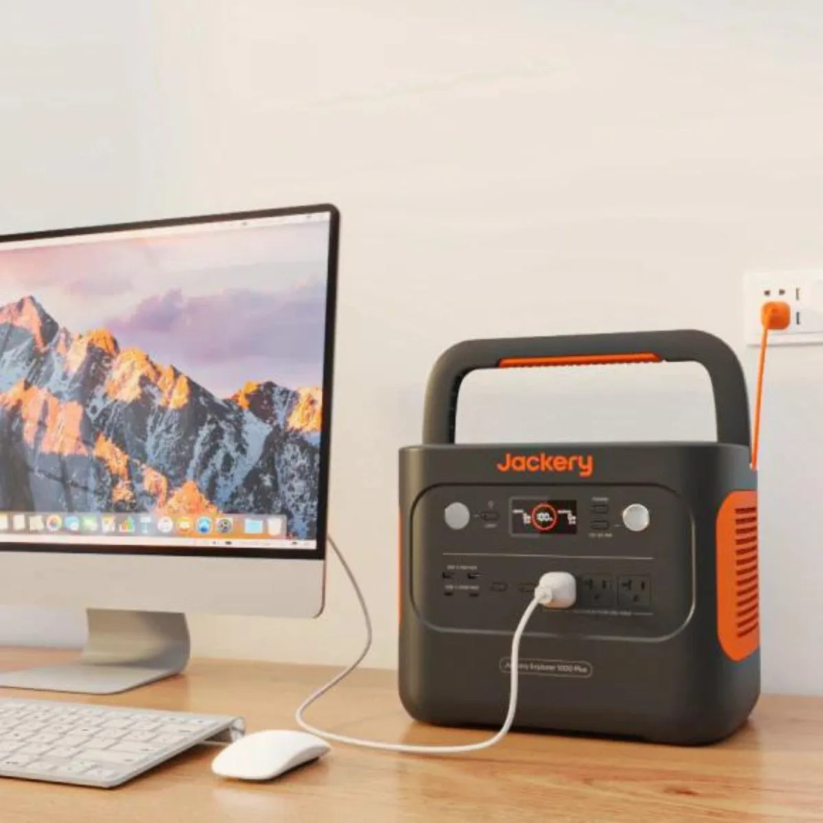 Jackery Explorer 1000 Plus Solar Generator